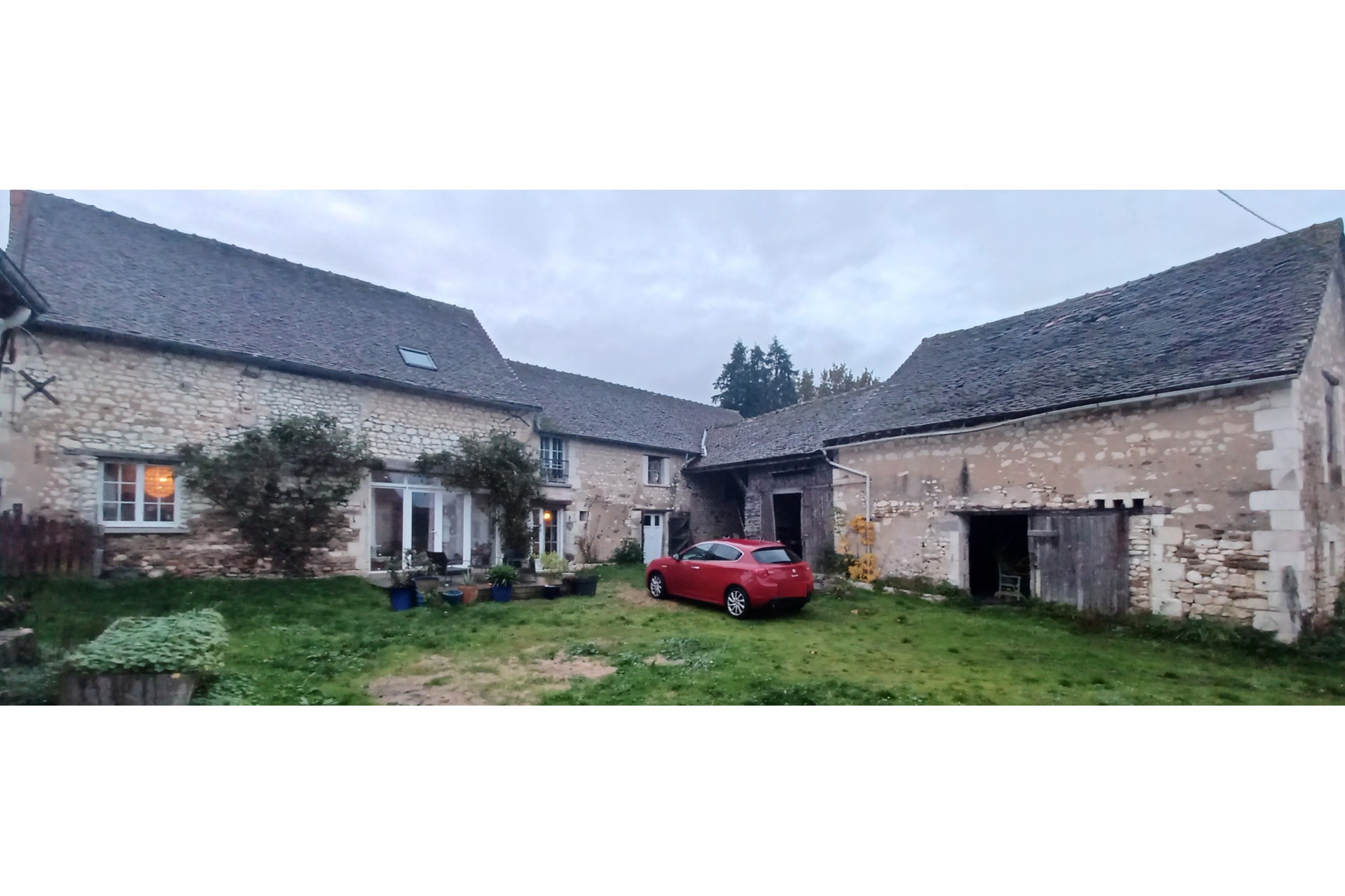 Ancienne fermette avec...