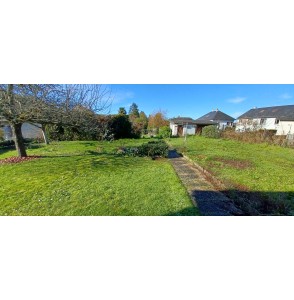 Situé dans agréable secteur, pavillon