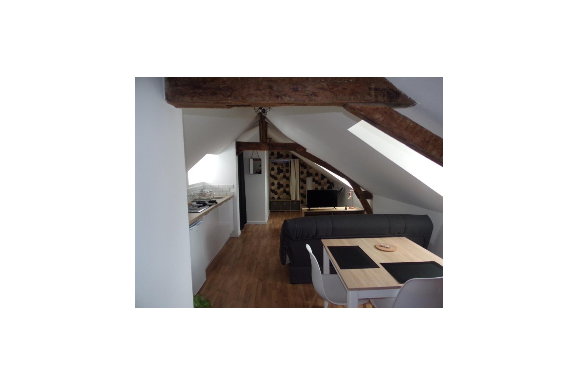 Studio meublé, aménagé et...